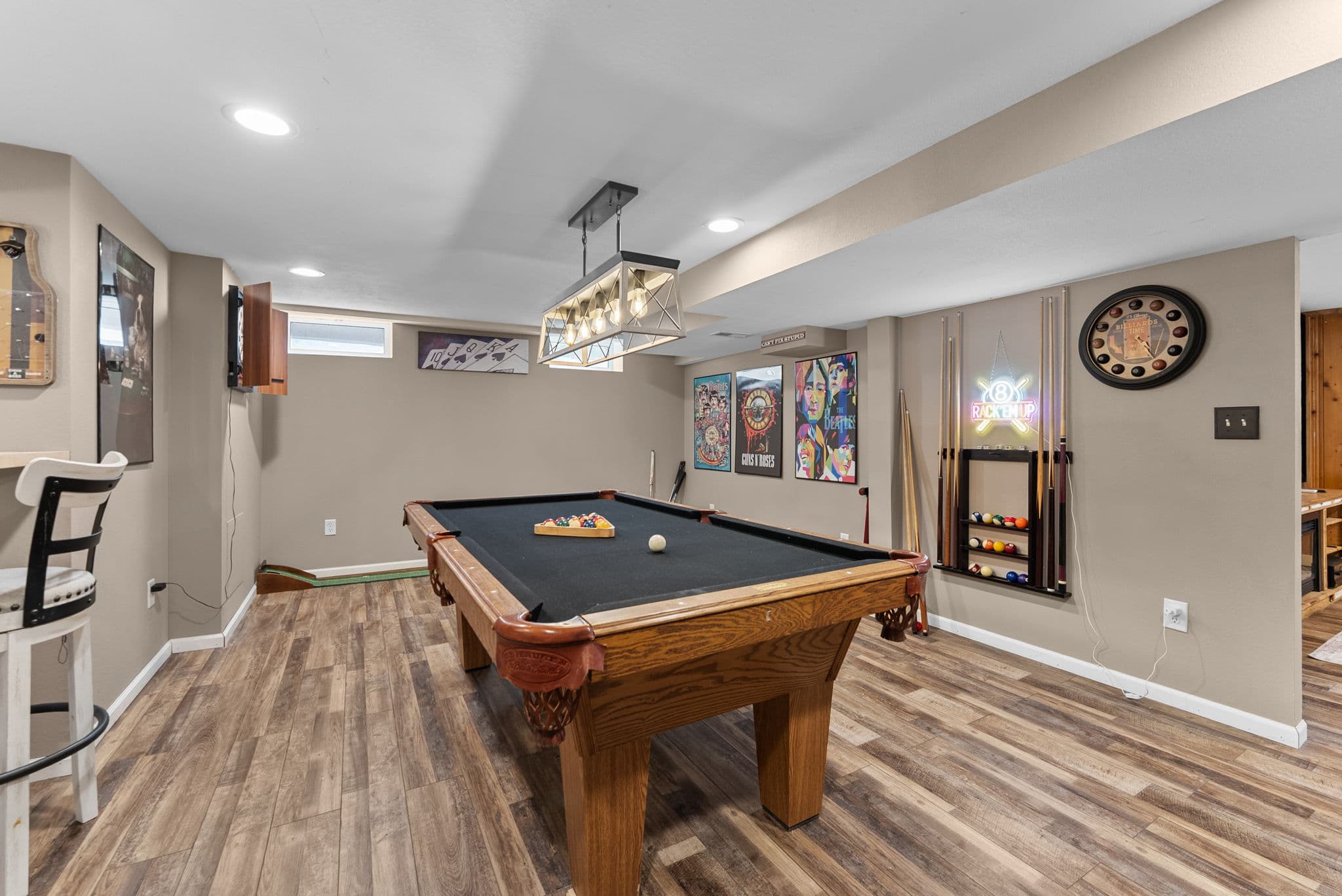Pool table
